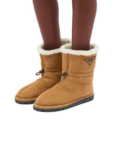 Cognac Shearling booties 